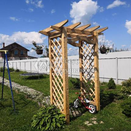 Беседка для дачи шестигранная деревянная в Москве